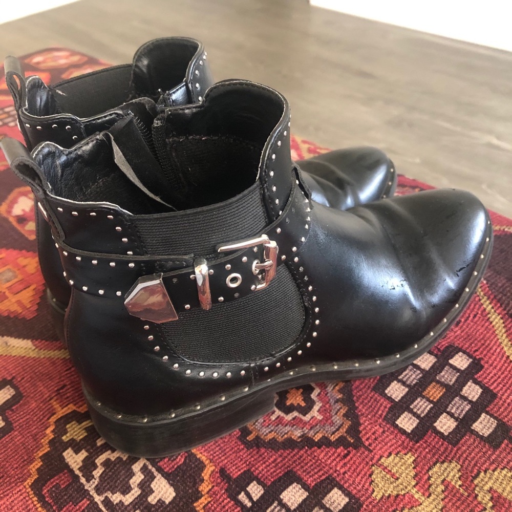 BLACK STUDDED BOOTIES